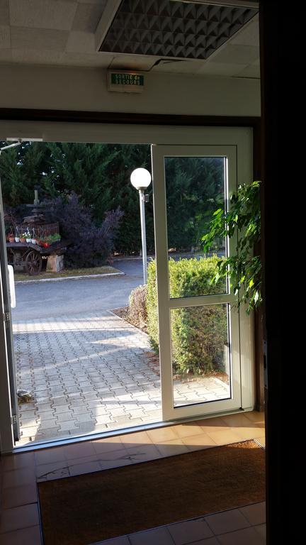 Hotel Le Pressoir - Auxerre Appoigny Luaran gambar